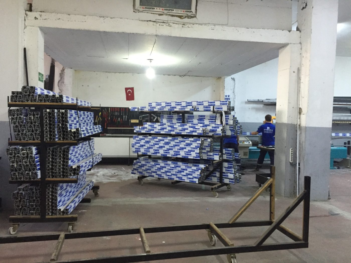 Alüminyum profil stok rafları
